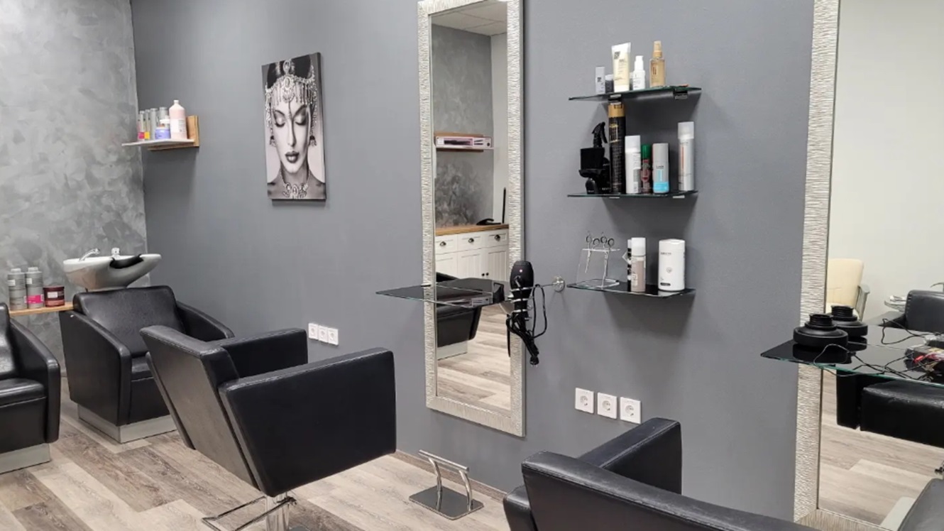 NOVO: V Lepotnem studiu Infinity po novem tudi frizerski salon
