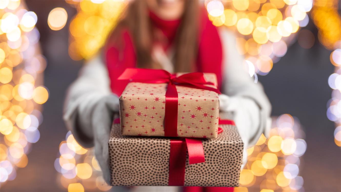 Ideje za darila: Izberite popolno darilo za vse svoje najbližje!