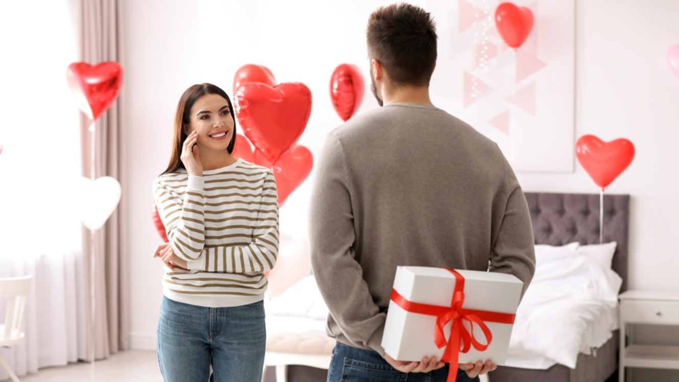 Valentinovo: Kako izbrati pravo darilo?