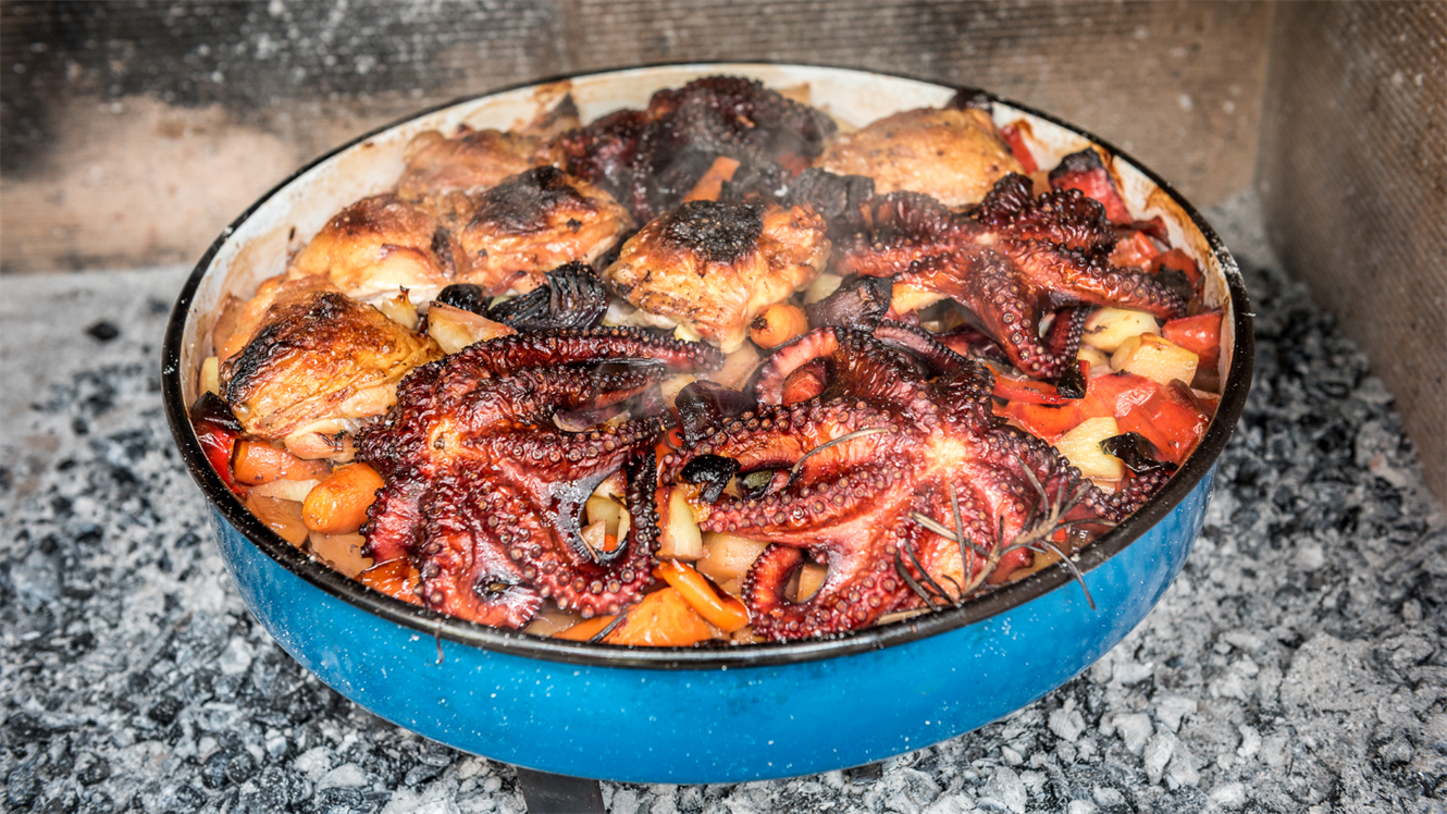 Hobotnica izpod peke ali v pečici
