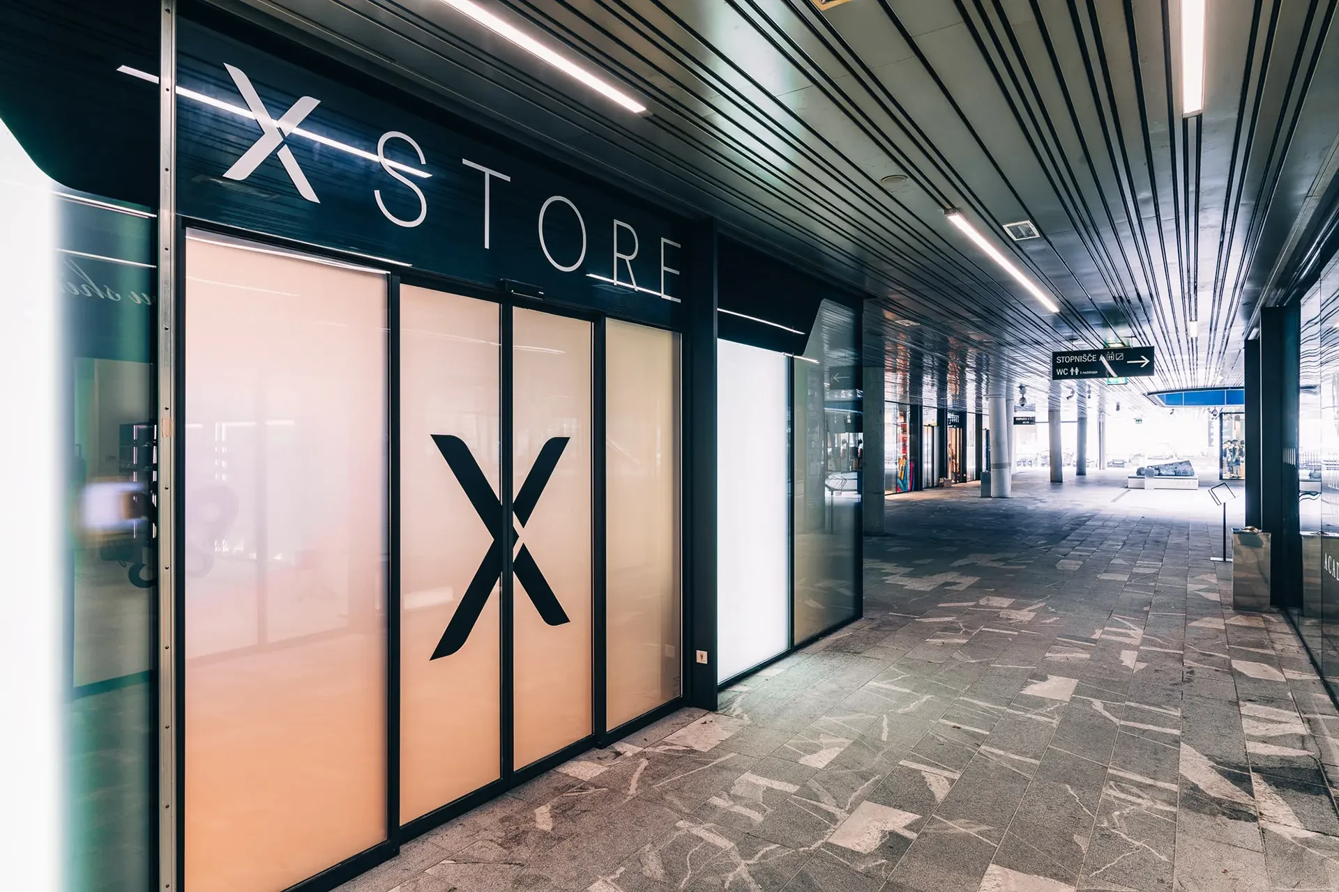X Store 1
