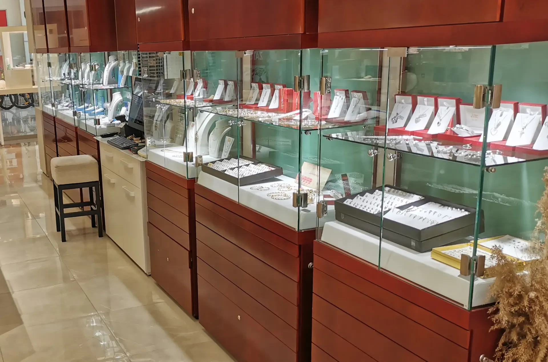 Zlatarna aura novo mesto