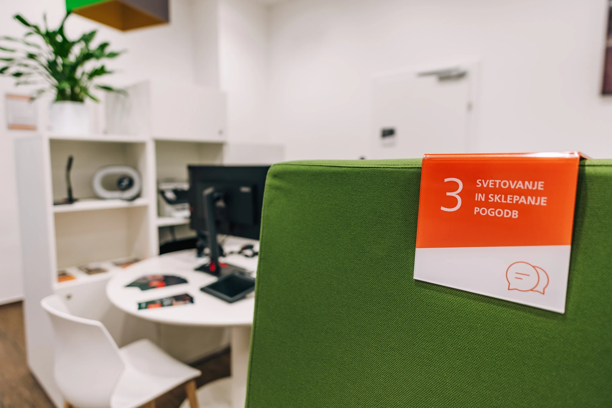 Intesa Sanpaolo Bank 4