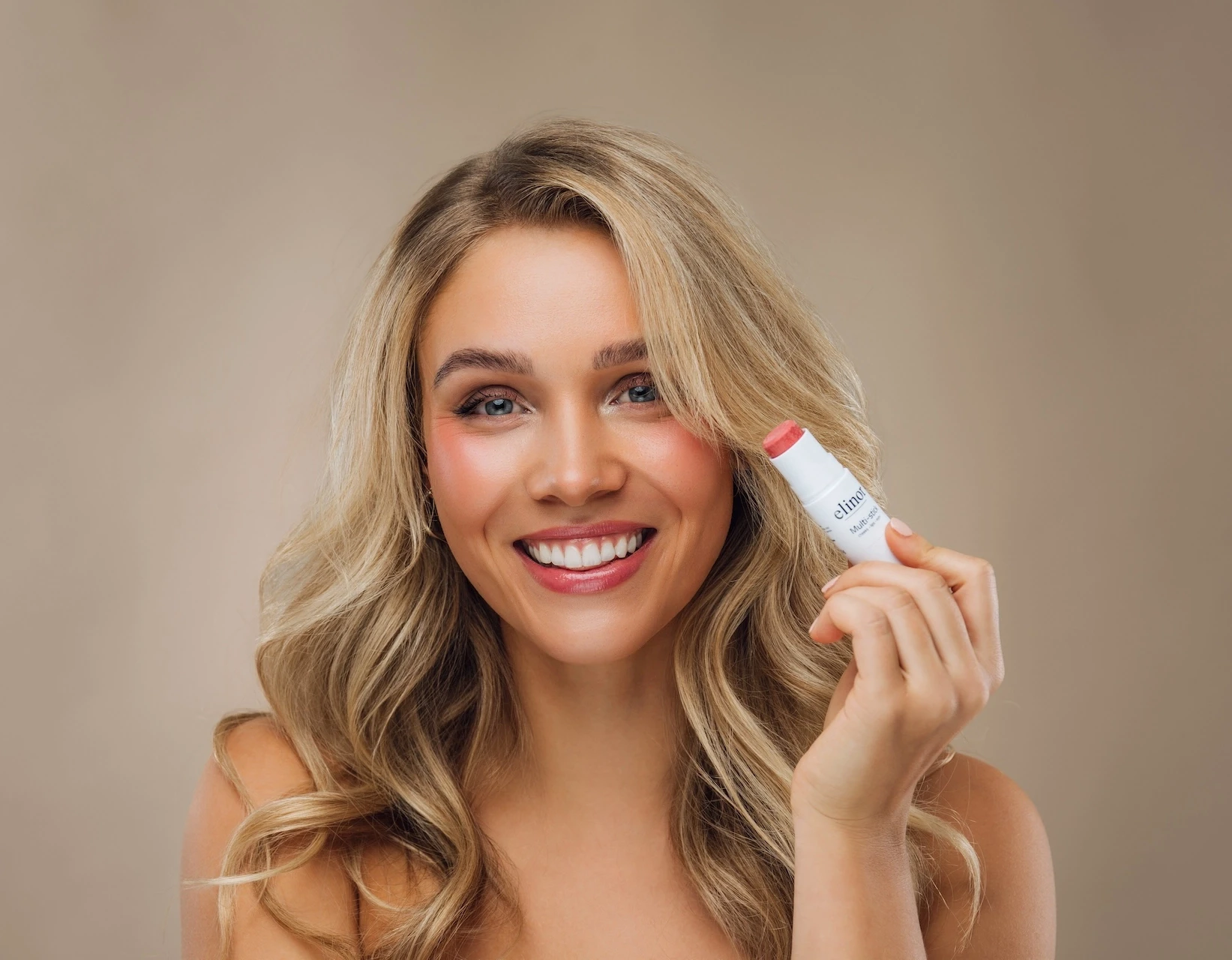 Elinor cosmetics pop up