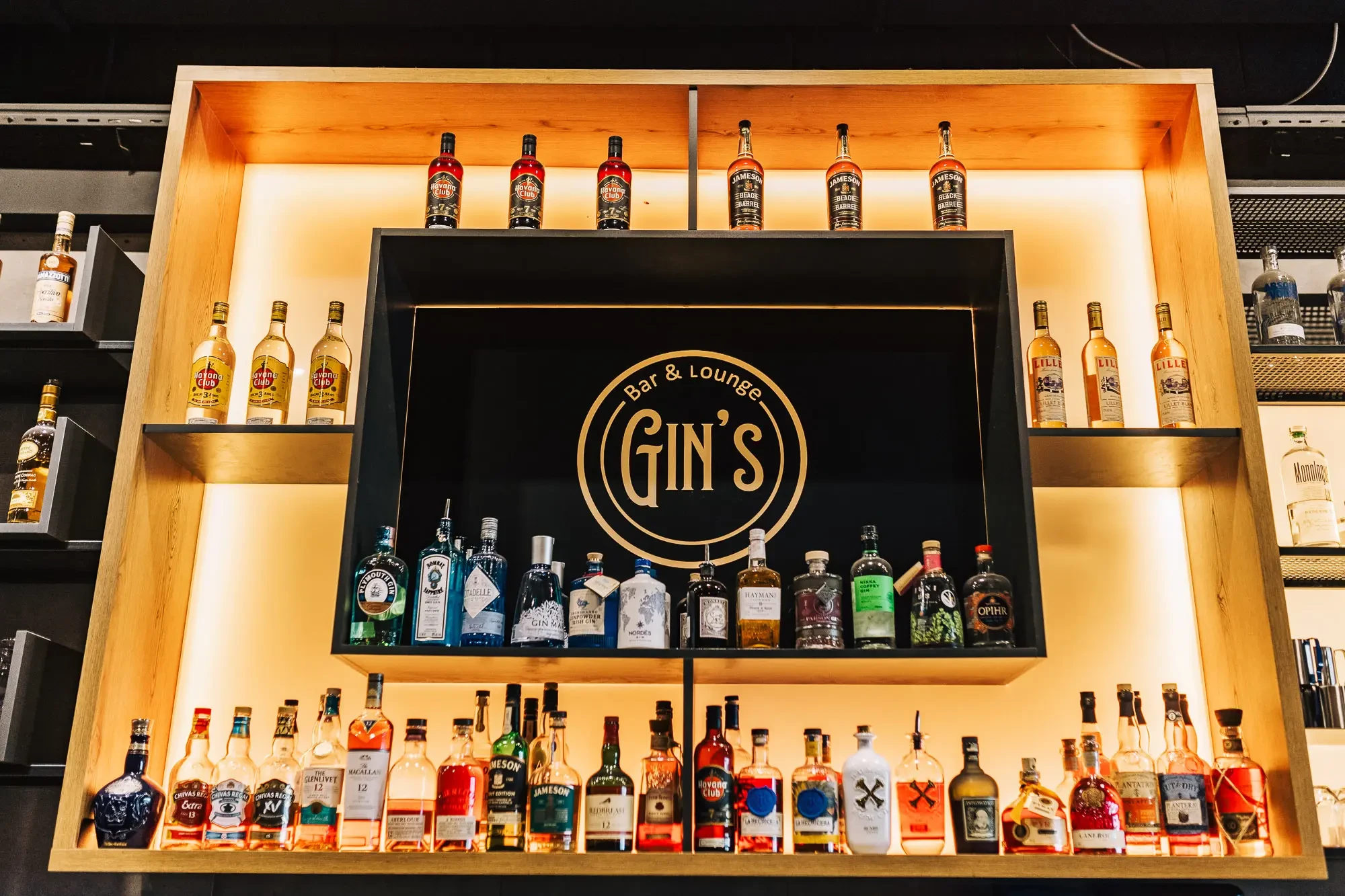 Gin's Bar & Lounge 7