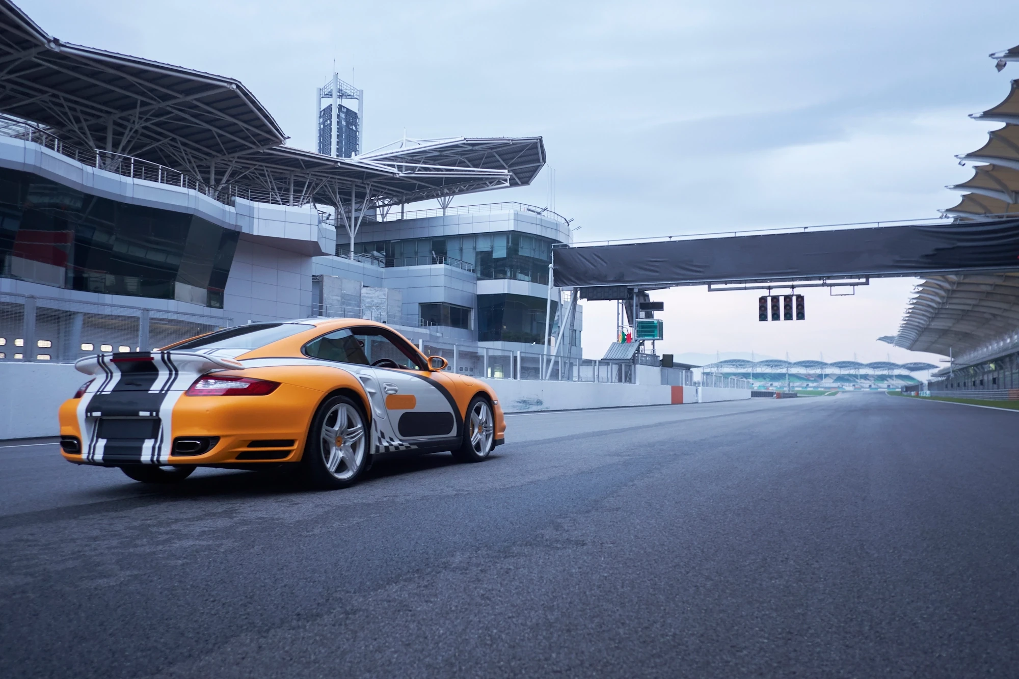 Gt3 dirka avto