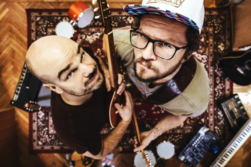 Siti teater slon in sadež