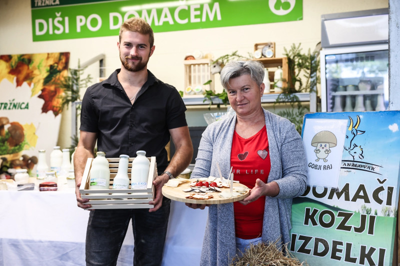 Diši po domačem tržnica btc city kmetija anžlovar (9)