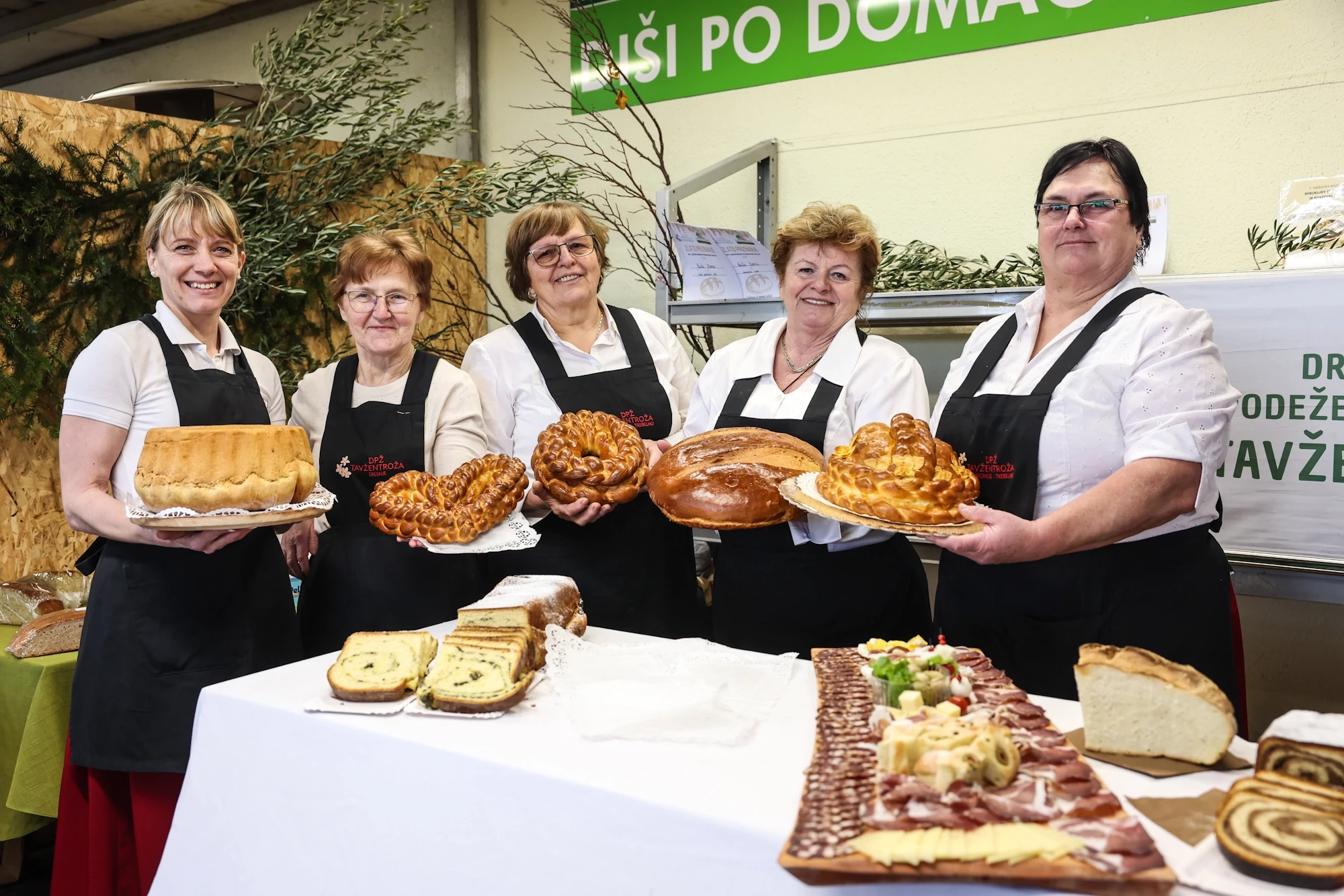 Disi po domacem tavzentroza (1)