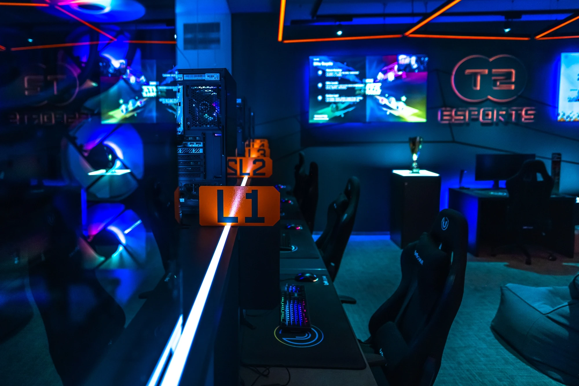 T 2 esports 02