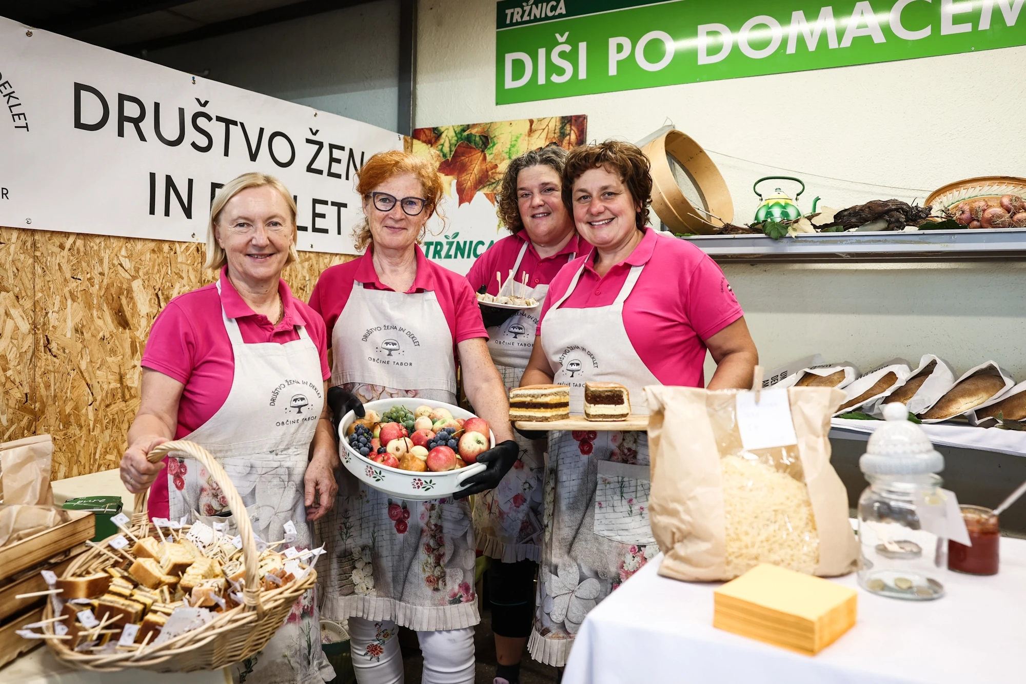 Disi po domacem drustvo zena in deklet obcine Tabor (2)