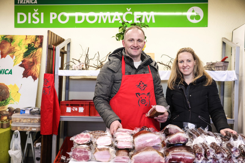 Diši po domačem tržnica btc city mesnine Vogrinčič Hanžel 04