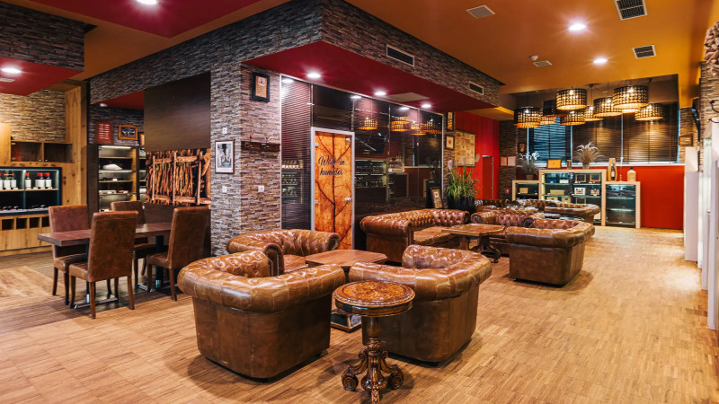 Cigar Lounge 1