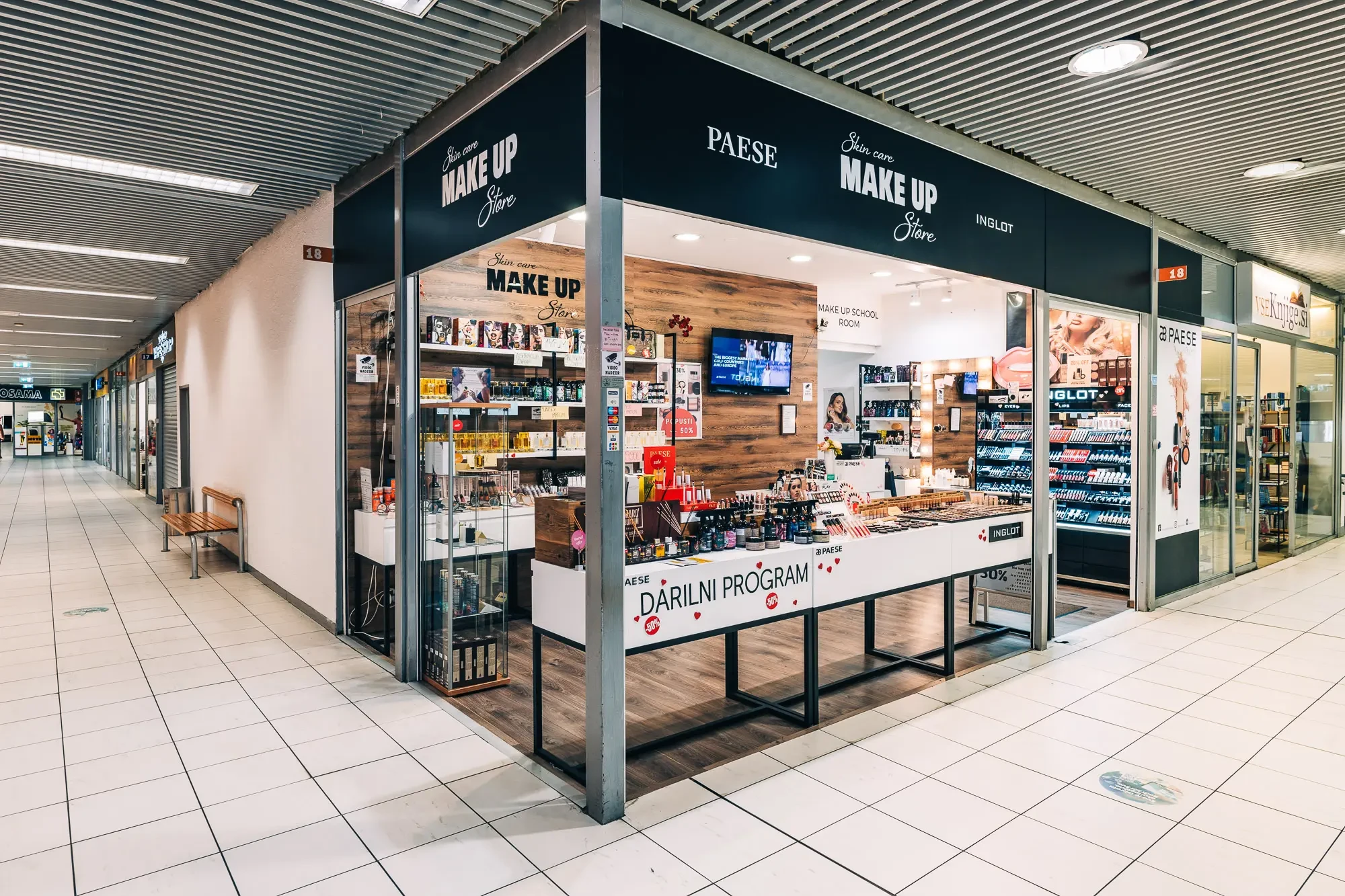 Skin care Make up store 2